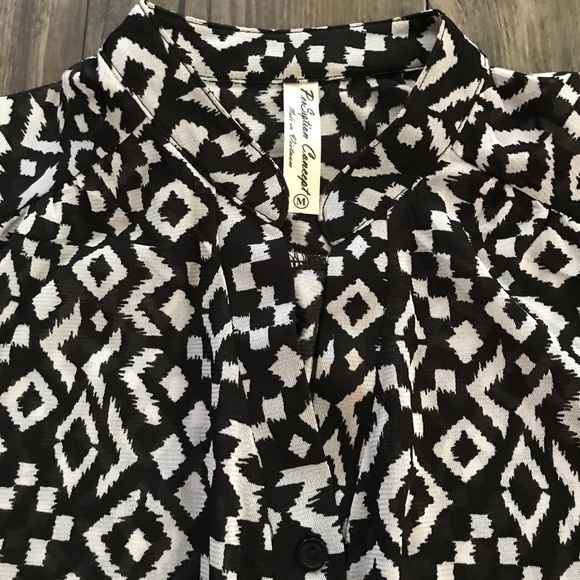 SLEEVELESS Blouse Semi Sheer Black & White. - Picture 3 of 5